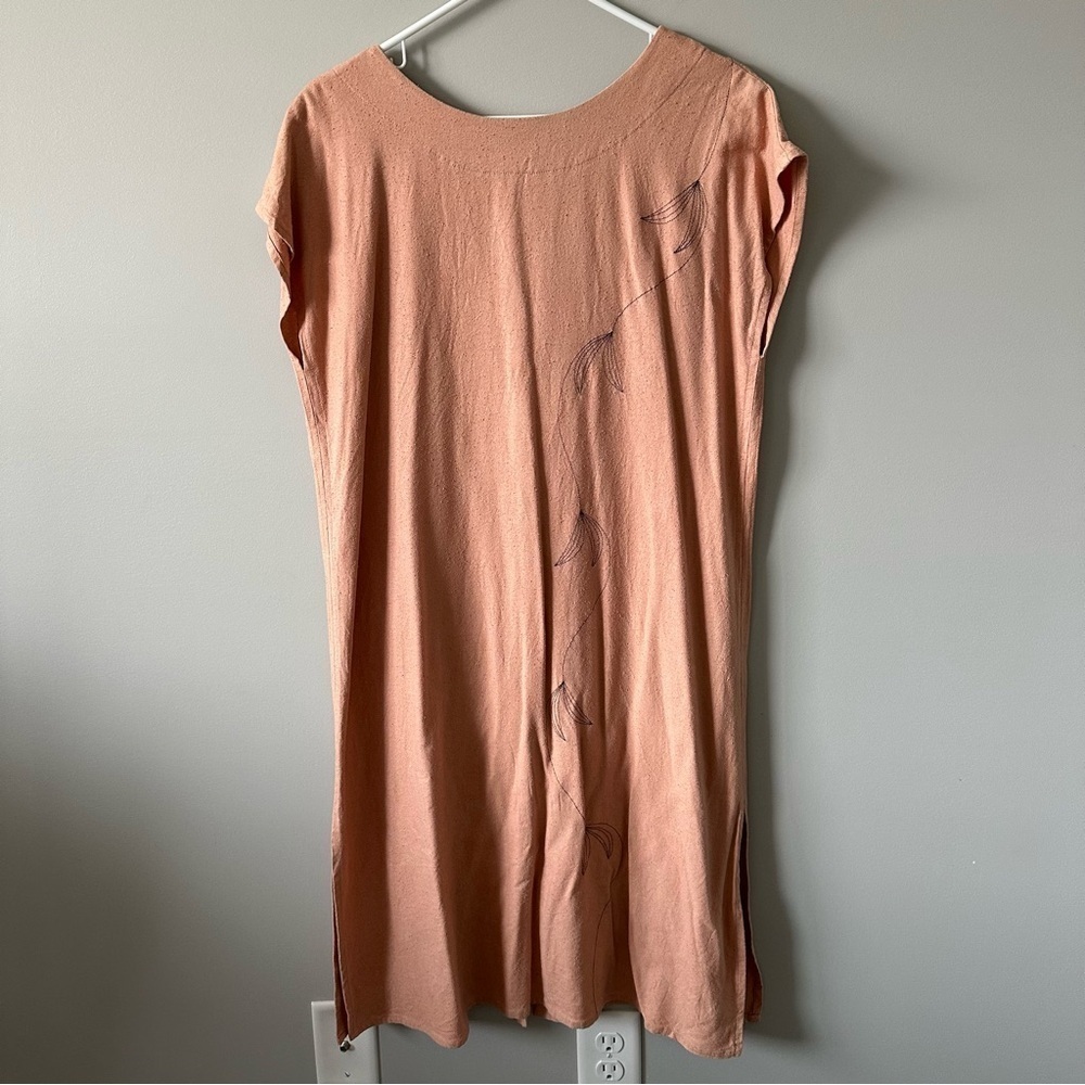 Minimalist Dress Embroidered Leaf V-neck 100% Silk Earthy Blush Lagenlook Small - Picture 10 of 11